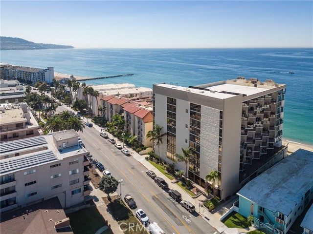 531 Esplanade, Redondo Beach, California 90277, 2 Bedrooms Bedrooms, ,Residential,Sold,Esplanade,SB23202672