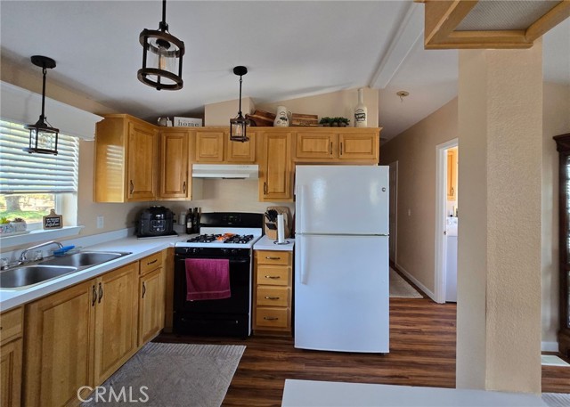 408 Tanglewood, Oroville CA: https://media.crmls.org/medias/1fb23ce0-90b6-4688-8a00-4ffbd71c39e7.jpg