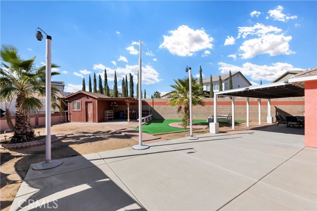 Detail Gallery Image 33 of 34 For 13261 via Del Lago, Victorville,  CA 92392 - 5 Beds | 3 Baths