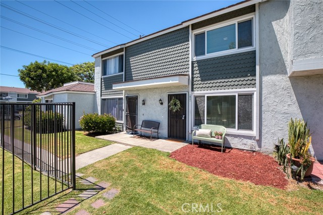 8515 Edgebrook Drive, Garden Grove CA: https://media.crmls.org/medias/1fb3457f-63e6-4d69-a466-956035a64dd3.jpg