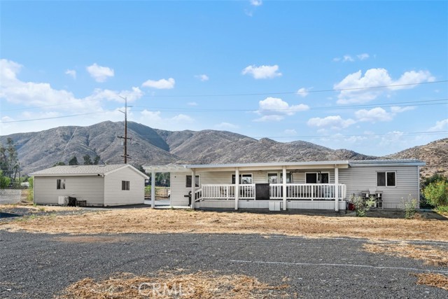 33075 Grand Avenue, Winchester CA: https://media.crmls.org/medias/1fb462dd-db21-4acf-aa3d-290d5655a258.jpg