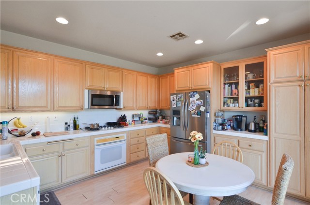 Detail Gallery Image 6 of 17 For 2790 Florentine Ct, Thousand Oaks,  CA 91362 - 3 Beds | 2/1 Baths