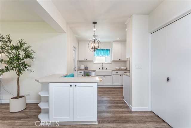 2219 W Clark Avenue, Burbank CA: https://media.crmls.org/medias/1fb4a639-1952-4e58-a2cd-6982efd686b3.jpg
