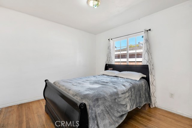 7708 Penfield photo 20