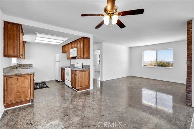 Detail Gallery Image 14 of 55 For 130 Delgada Ave, Yucca Valley,  CA 92284 - 3 Beds | 2 Baths