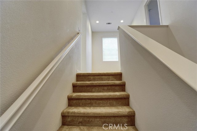 Detail Gallery Image 12 of 32 For 904 N Primrose Ln #F,  Azusa,  CA 91702 - 3 Beds | 2/1 Baths