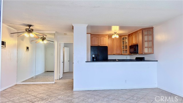 Detail Gallery Image 9 of 36 For 20930 Parthenia St #216,  Canoga Park,  CA 91304 - 1 Beds | 1 Baths