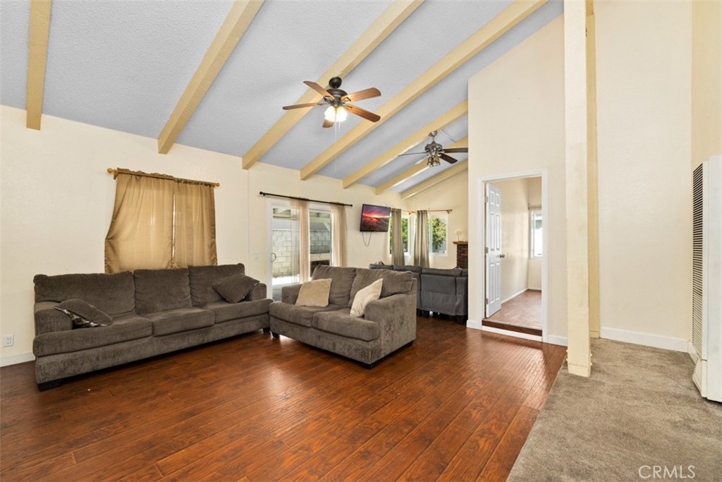 1523 W 12th Street