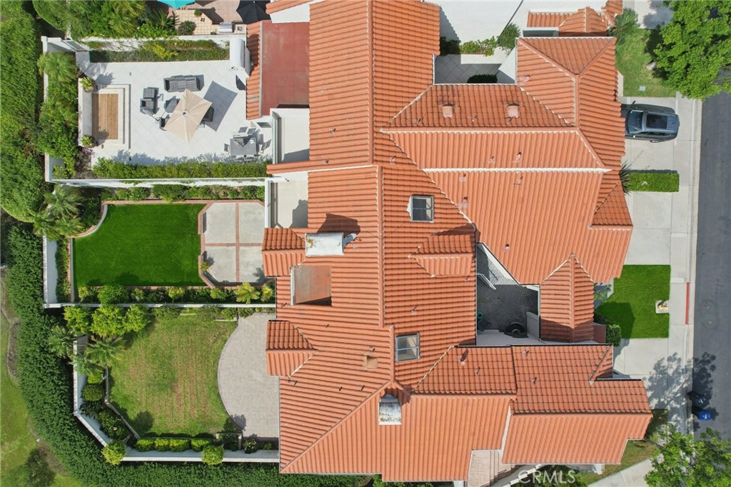 https://media.crmls.org/medias/1fb5d862-c5cb-4dcb-a818-d68b4b1cb708.jpg?preset=X-Large