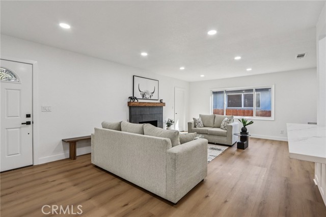 Detail Gallery Image 5 of 41 For 1111 E 27th St, San Bernardino,  CA 92404 - 4 Beds | 3 Baths