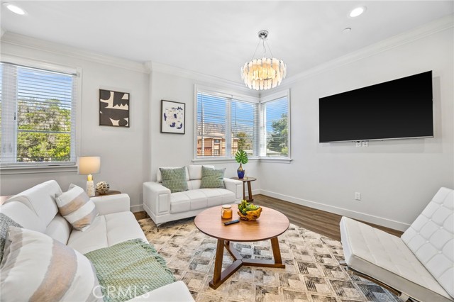 Detail Gallery Image 12 of 31 For 22 E Colorado Bld a,  Arcadia,  CA 91006 - 3 Beds | 3 Baths