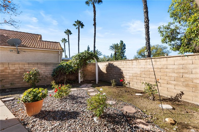 Detail Gallery Image 28 of 43 For 40395 via Malagas, Murrieta,  CA 92562 - 2 Beds | 2 Baths