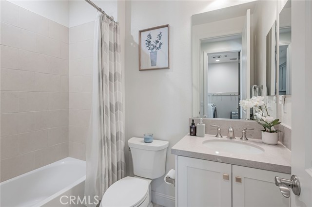 12060 N Azurita Court, Porter Ranch CA: https://media.crmls.org/medias/1fb6ecb2-ead7-4e8d-9fdf-873ca3132431.jpg