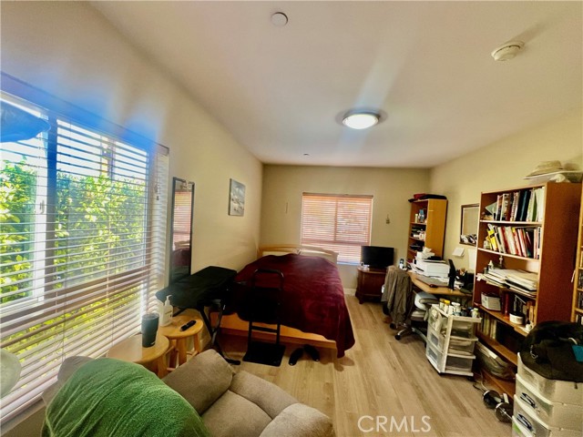 Detail Gallery Image 11 of 15 For 1515 Grismer Ave #102,  Burbank,  CA 91504 - 2 Beds | 2 Baths