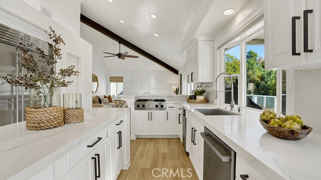 Detail Gallery Image 11 of 35 For 31682 via Coyote, Coto de Caza,  CA 92679 - 4 Beds | 3/1 Baths