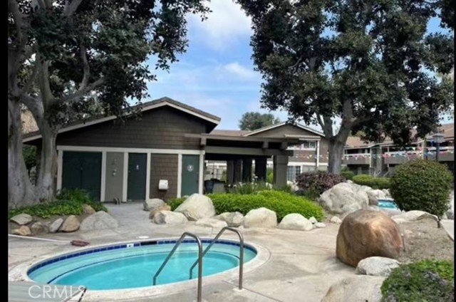 Detail Gallery Image 9 of 11 For 234 Springview, Irvine,  CA 92620 - 2 Beds | 1 Baths