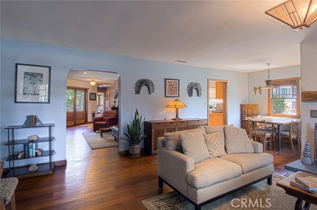 Detail Gallery Image 12 of 41 For 330 Colleen Pl, Costa Mesa,  CA 92627 - 4 Beds | 3 Baths