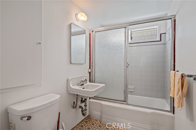 429 1st Street, Manhattan Beach, California 90266, 5 Bedrooms Bedrooms, ,1 BathroomBathrooms,Residential,Sold,1st,PV24022554