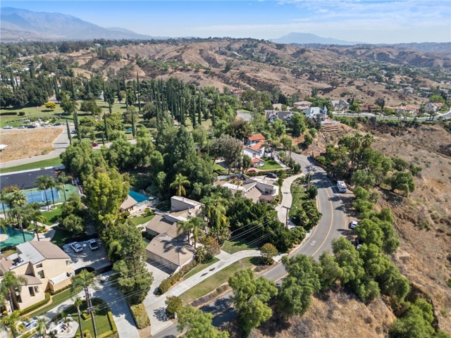 Detail Gallery Image 4 of 75 For 1204 W Sunset Dr, Redlands,  CA 92373 - 4 Beds | 4 Baths