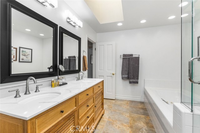 Detail Gallery Image 29 of 57 For 30 Jetty Dr, Corona Del Mar,  CA 92625 - 2 Beds | 2 Baths