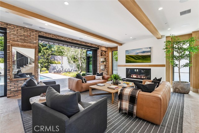 1831 Newport Hills E Drive, Newport Beach CA: https://media.crmls.org/medias/1fba8167-db28-41f8-975e-2a65ac173a42.jpg