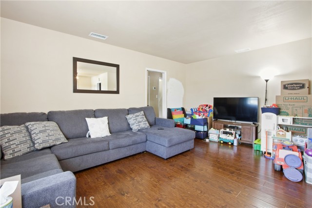 Detail Gallery Image 3 of 8 For 3481 Chapelle Ave, Pico Rivera,  CA 90660 - 3 Beds | 1 Baths