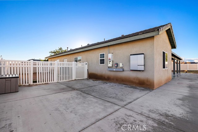 6834 Phoenix Court, Hesperia CA: https://media.crmls.org/medias/1fbb3466-c612-4b18-9e9d-8e4c1eb38023.jpg