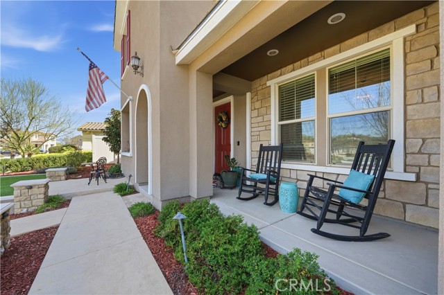 Detail Gallery Image 4 of 40 For 37686 Golden Eagle Ave, Murrieta,  CA 92563 - 4 Beds | 3/1 Baths