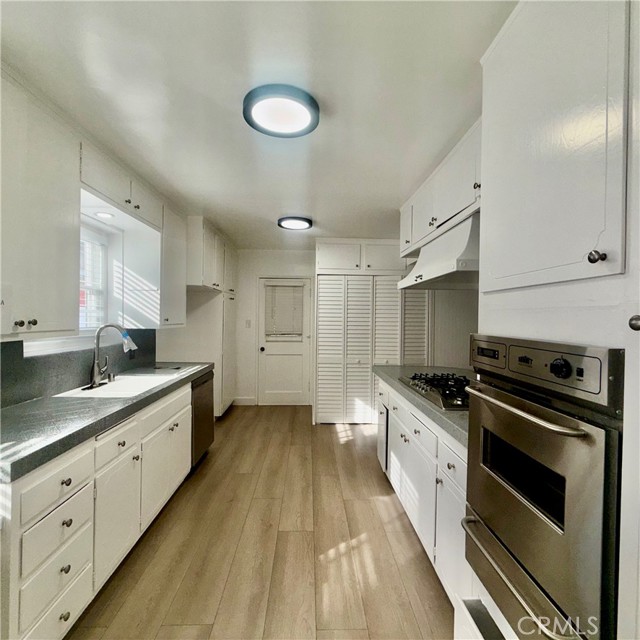 Detail Gallery Image 19 of 25 For 7407 Dunfield, Los Angeles,  CA 90045 - 3 Beds | 2 Baths