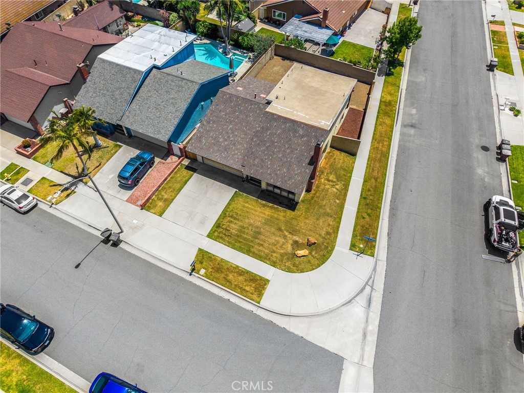 https://media.crmls.org/medias/1fbbdb6b-94ce-4e5e-a482-47cc8f69c859.jpg?preset=X-Large