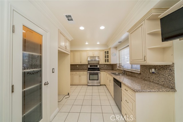 Detail Gallery Image 11 of 37 For 9676 Bolton Ave, Riverside,  CA 92503 - 3 Beds | 1 Baths
