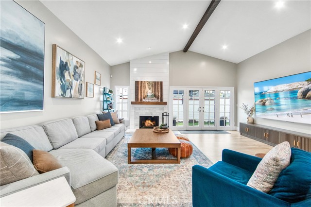 Detail Gallery Image 3 of 61 For 5522 Mossvale Cir, Huntington Beach,  CA 92649 - 4 Beds | 3 Baths