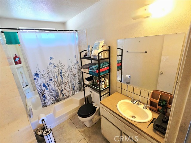 73971 Samarkand Drive, 29 Palms CA: https://media.crmls.org/medias/1fbdbd77-b502-44c5-8850-5abb7f048e90.jpg