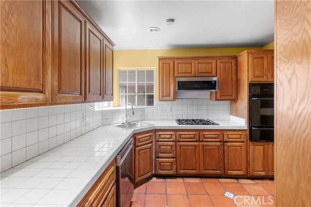 13303 Judah Avenue, Hawthorne CA: https://media.crmls.org/medias/1fbdda01-9ce4-4597-a6a4-8cfa1bf1b654.jpg