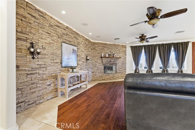 Detail Gallery Image 13 of 46 For 7095 Cypress, Rosamond,  CA 93560 - 4 Beds | 3 Baths