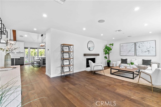 Detail Gallery Image 8 of 22 For 3340 Vickers Dr, Glendale,  CA 91208 - 3 Beds | 3 Baths