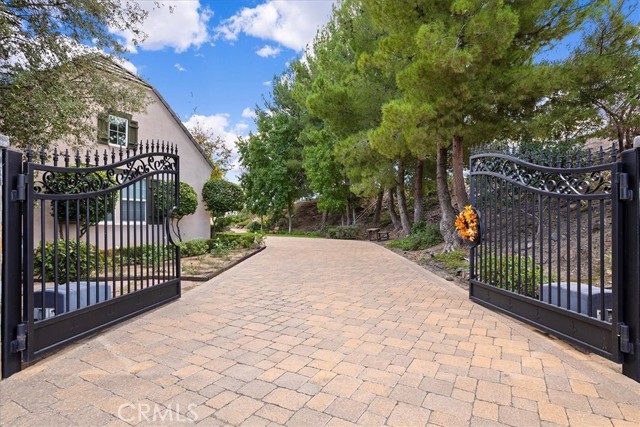 Detail Gallery Image 5 of 59 For 27630 Morning Glory Cir, Temecula,  CA 92590 - 4 Beds | 3/1 Baths