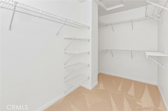 2311 Gillingham Circle, Thousand Oaks CA: https://media.crmls.org/medias/1fc1381e-f81d-464c-807d-38cfe47ce572.jpg