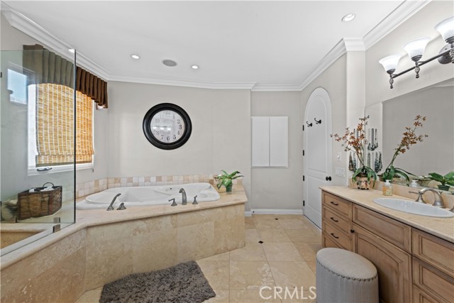 Detail Gallery Image 53 of 75 For 221 Rivo Alto Canal, Long Beach,  CA 90803 - 4 Beds | 5 Baths