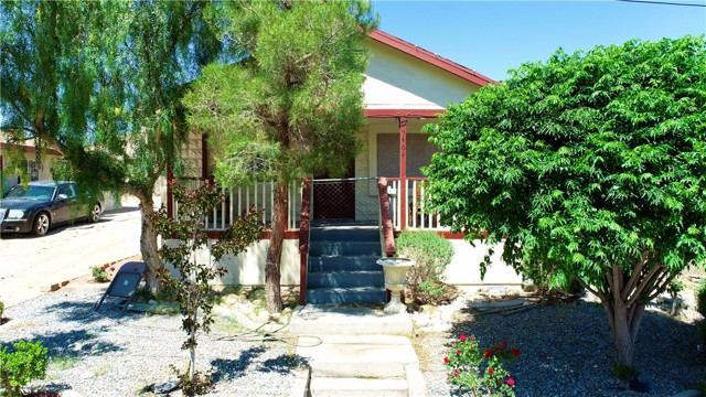 15464 3rd Street, Victorville CA: https://media.crmls.org/medias/1fc3f329-541b-41c4-af3b-5872e0550069.jpg