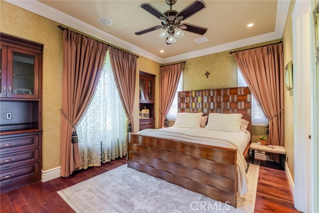 Image 39 of 75 For 25711 Shady Oak Ln