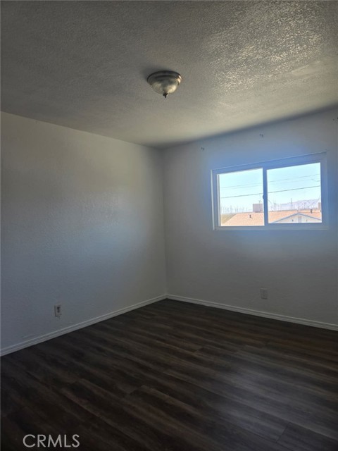 Detail Gallery Image 6 of 12 For 15879 Edwin St, Mojave,  CA 93501 - – Beds | – Baths