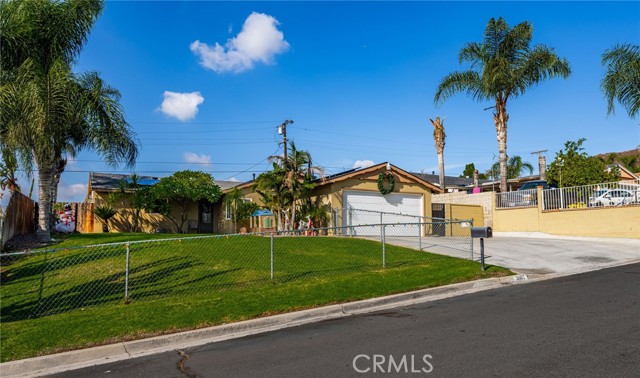 Detail Gallery Image 2 of 35 For 3087 Laurel Dr, Jurupa Valley,  CA 92509 - 4 Beds | 2 Baths