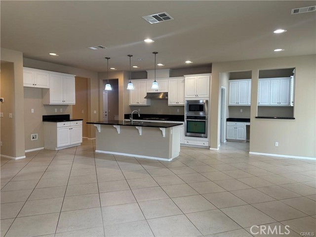 13165 Samilin Circle, Eastvale CA: https://media.crmls.org/medias/1fc5e429-d017-4fad-91a5-05add21b32c3.jpg