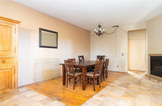 Detail Gallery Image 19 of 48 For 276 Cambria, Carson,  CA 90745 - 4 Beds | 3 Baths