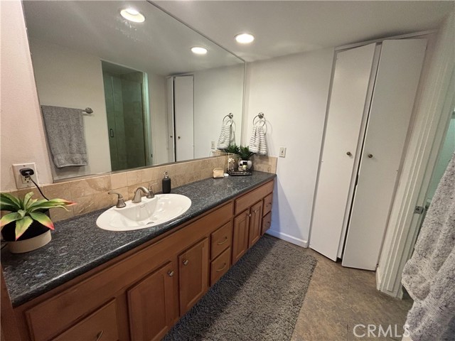 Detail Gallery Image 9 of 18 For 10633 Kinnard Ave #1,  Los Angeles,  CA 90024 - 2 Beds | 2 Baths