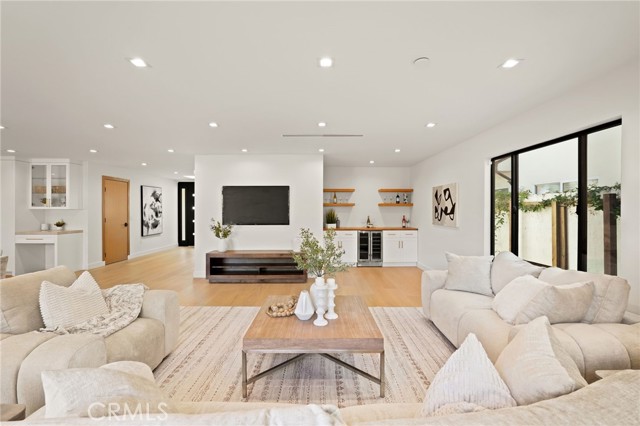 Image 3 of 46 For 15609 Huston Street