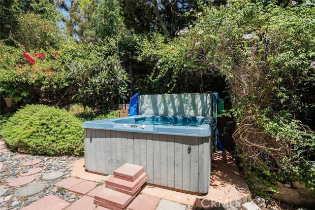 24101 Philiprimm Street, Woodland Hills CA: https://media.crmls.org/medias/1fc8cefc-f479-4800-81c5-acd207870281.jpg
