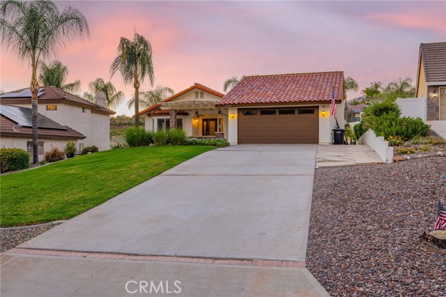 Detail Gallery Image 2 of 59 For 30449 Early Round, Canyon Lake,  CA 92587 - 3 Beds | 2 Baths