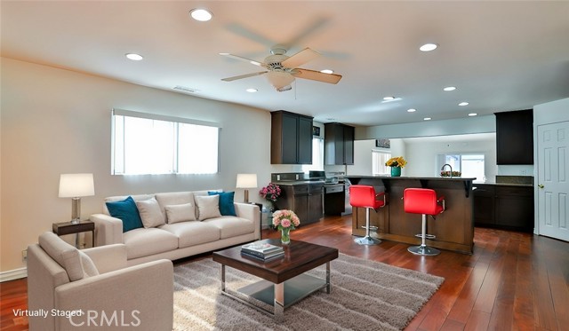 Detail Gallery Image 2 of 20 For 15421 La Salle Ln, Huntington Beach,  CA 92647 - 5 Beds | 4 Baths